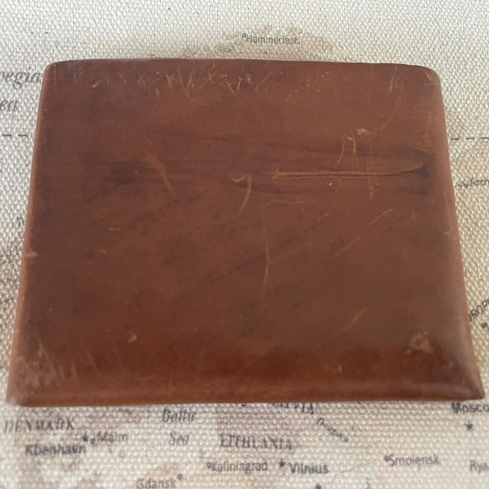 Loyal Stricklin The Johnny Wallet
Tobacco Minimalist Leather Card Cash Holder - Picture 3 of 5